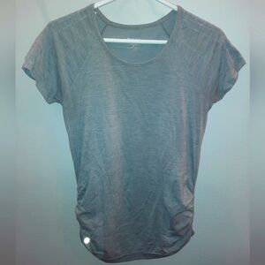 Athleta Women’s gray seamless t-shirt size medium EUC semi-fitted